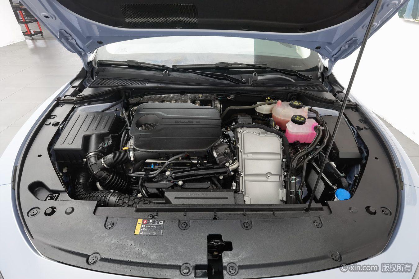 Roewe D7 DMH 2023 125