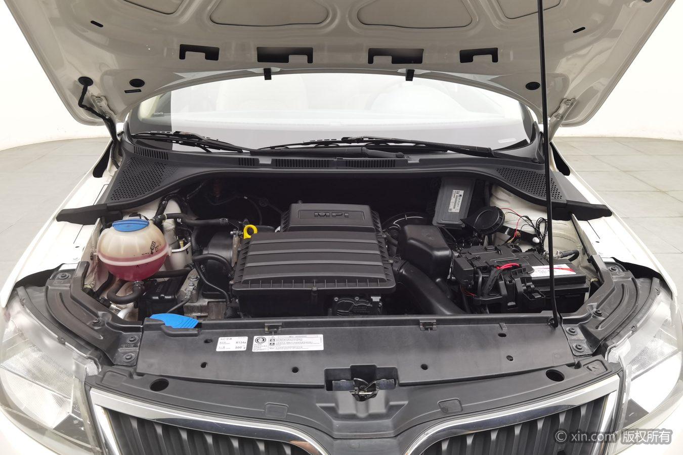 Skoda Rapid 2013 1.6L MT