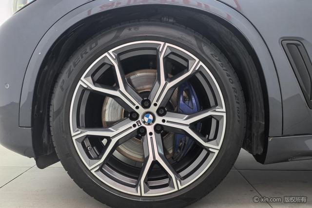 BMW X5 2019 x Drive 40i M — фото 10