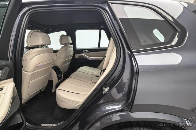 BMW X5 2019 x Drive 40i M — фото 19