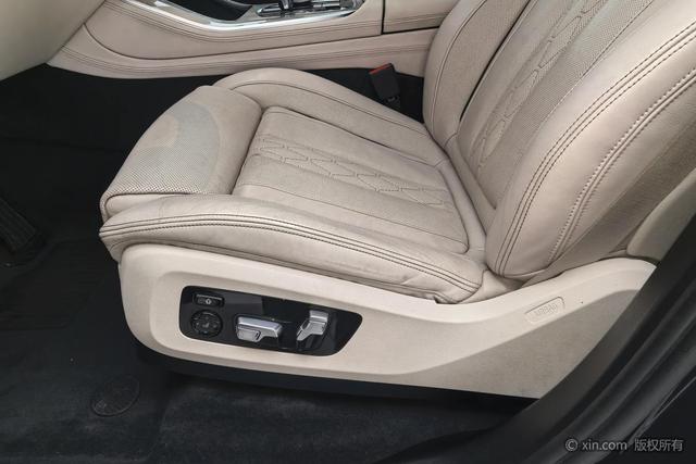 BMW X5 2019 x Drive 40i M — фото 18