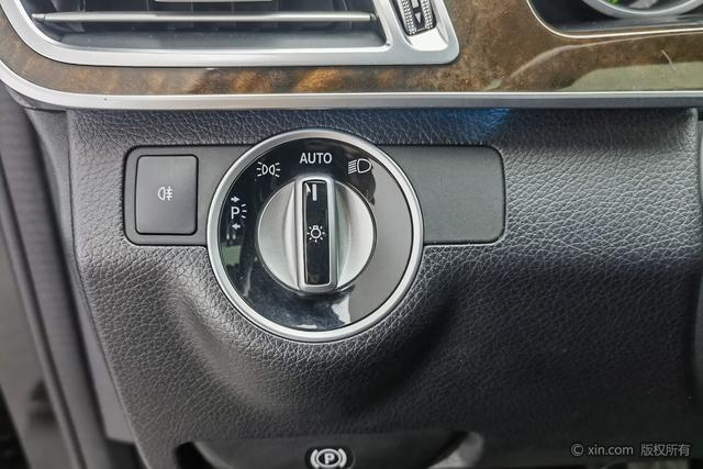 Mercedes-Benz E-Class 2015 E 260 L Luxury — фото 15