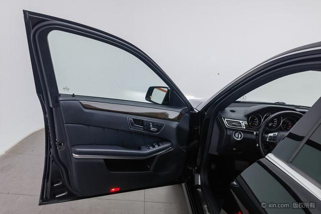 Mercedes-Benz E-Class 2015 E 260 L Luxury — фото 20