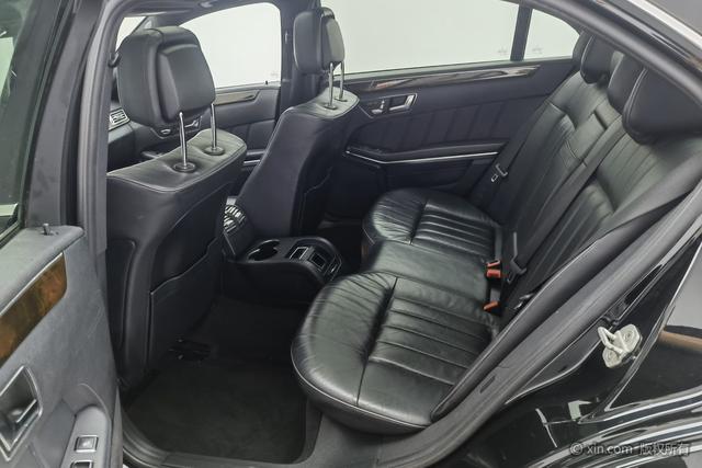 Mercedes-Benz E-Class 2015 E 260 L Luxury — фото 18