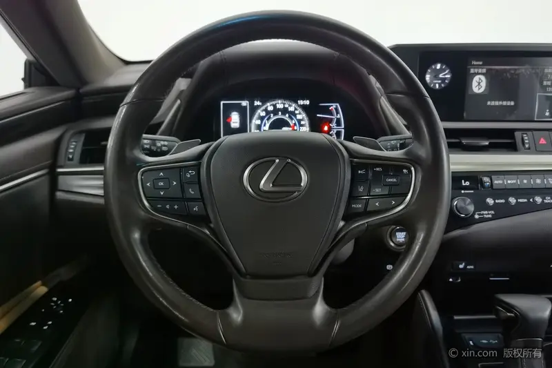 Lexus ES — фото 9