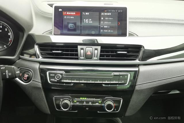 BMW X2 2019 s Drive 20i M VI — фото 13