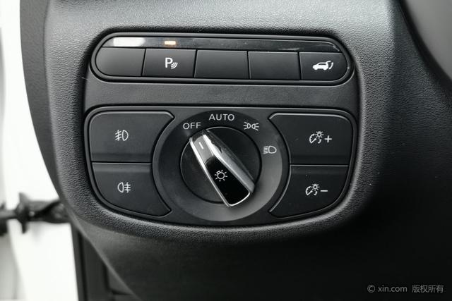 Infiniti QX50 2018 2.0 T 4 WD — фото 17