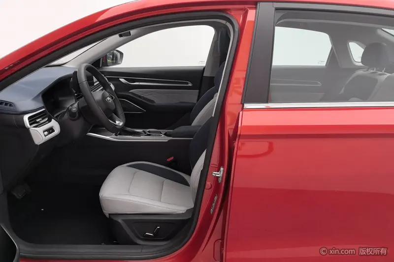 Geely Emgrand 4 1.5L CVT флагман — фото 12
