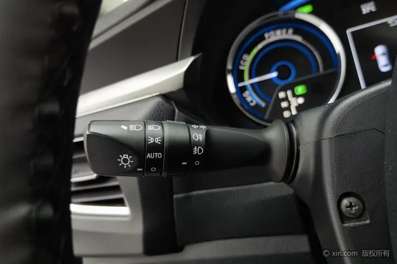 Toyota Corolla 1.8 L CVT Elite — фото 11