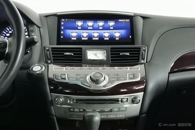 Infiniti Q70 2019 Q 70 L 2.0 T — фото 14
