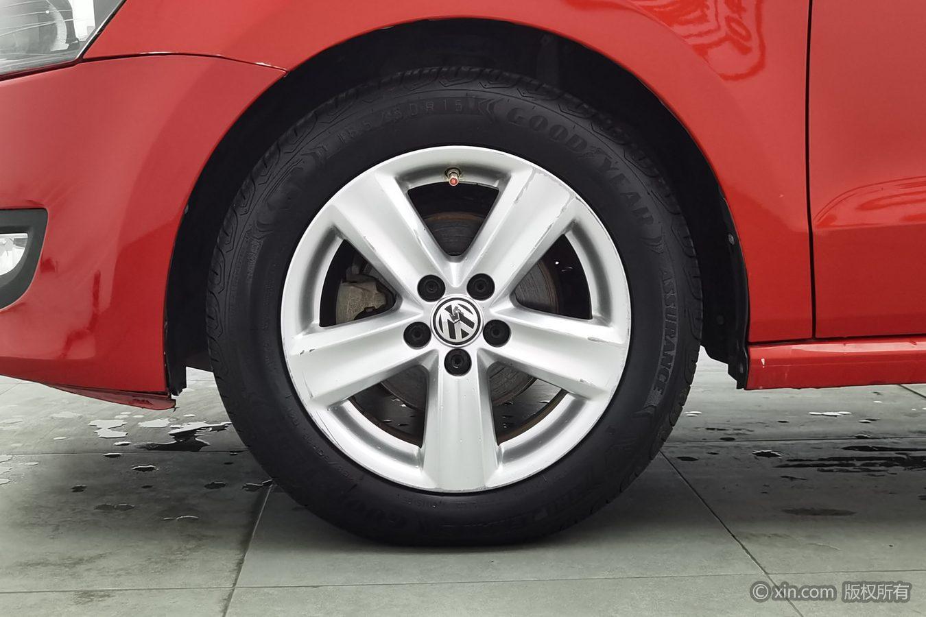 Volkswagen Polo 2011 1.4L AT