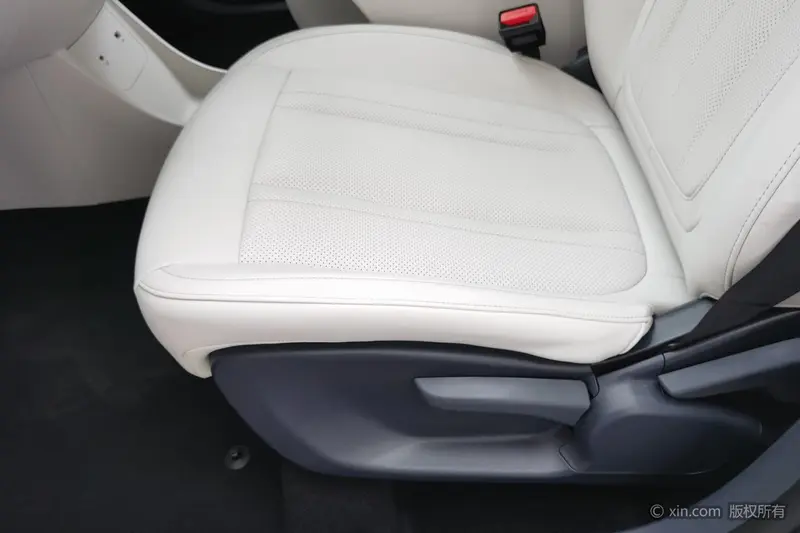 Geely Galaxy Starwish — фото 12