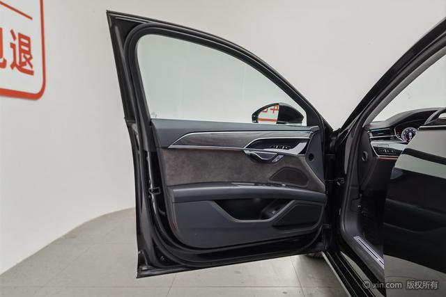 Audi A8 2022 A 8 L 50 TFSI quattro Comfort — фото 20
