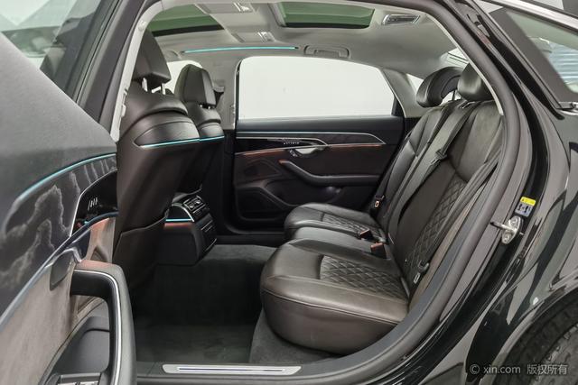 Audi A8 2022 A 8 L 50 TFSI quattro Comfort — фото 18