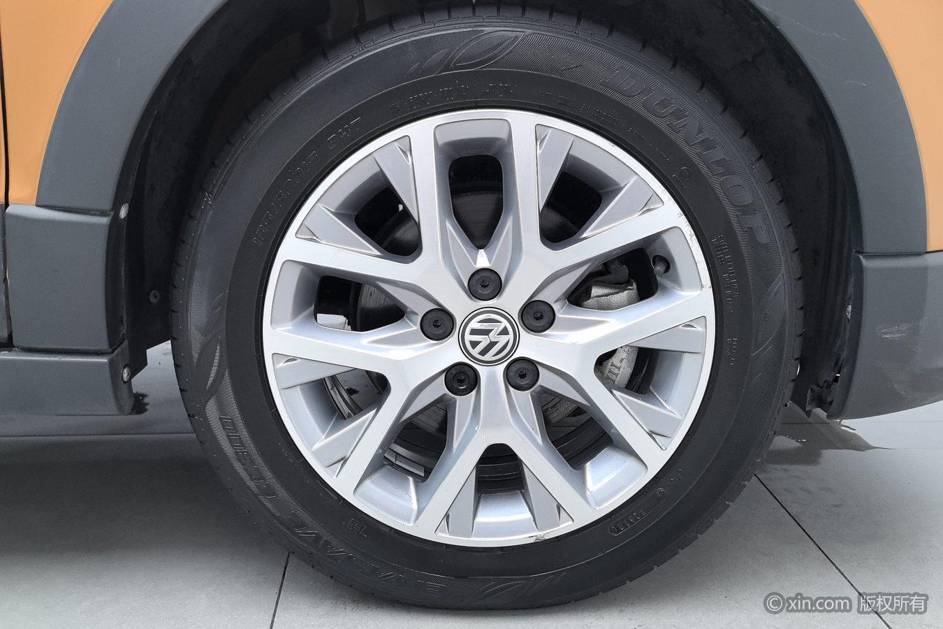 Volkswagen Polo 2018 1.5L Cross Polo AT