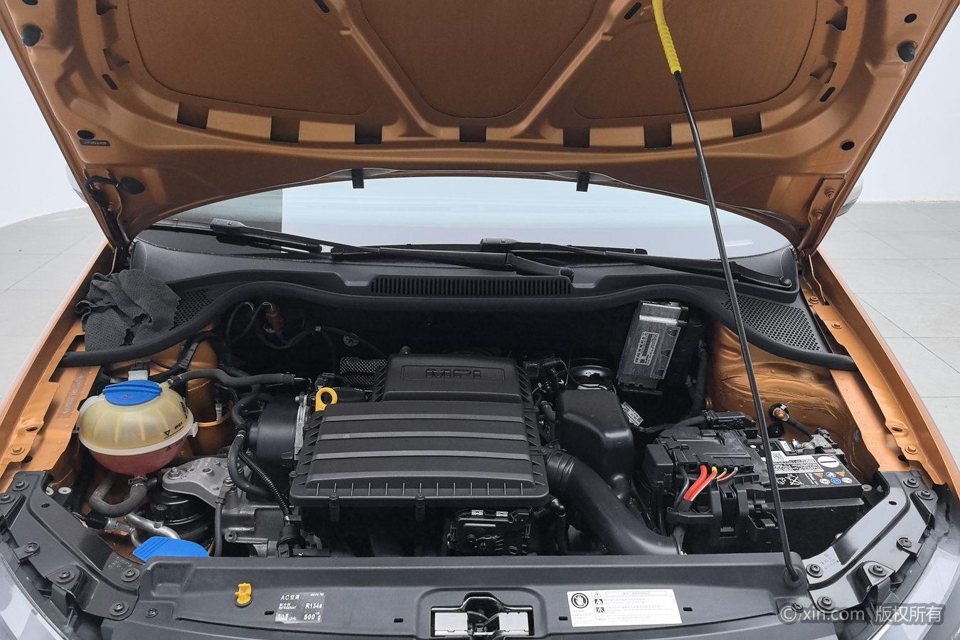 Volkswagen Polo 2018 1.5L Cross Polo AT
