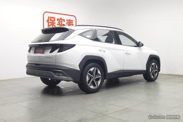 Hyundai Tucson 2025 L 1.5 T LUX — фото 4