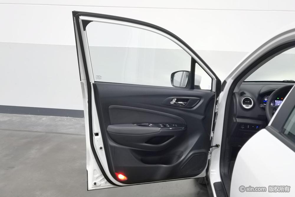 Changan CS15 EV, фото 22