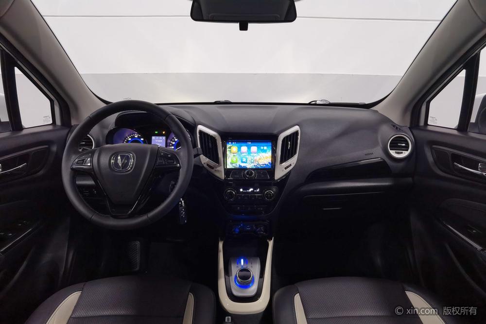 Changan CS15 EV, фото 13