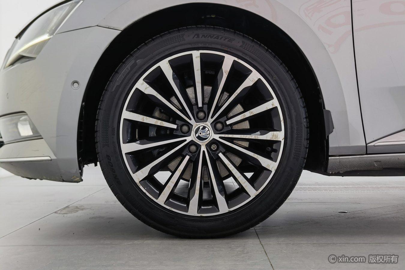 Skoda Superb 2016 TSI330 DSG