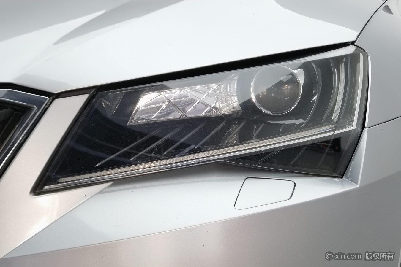 Skoda Superb 2016 TSI330 DSG