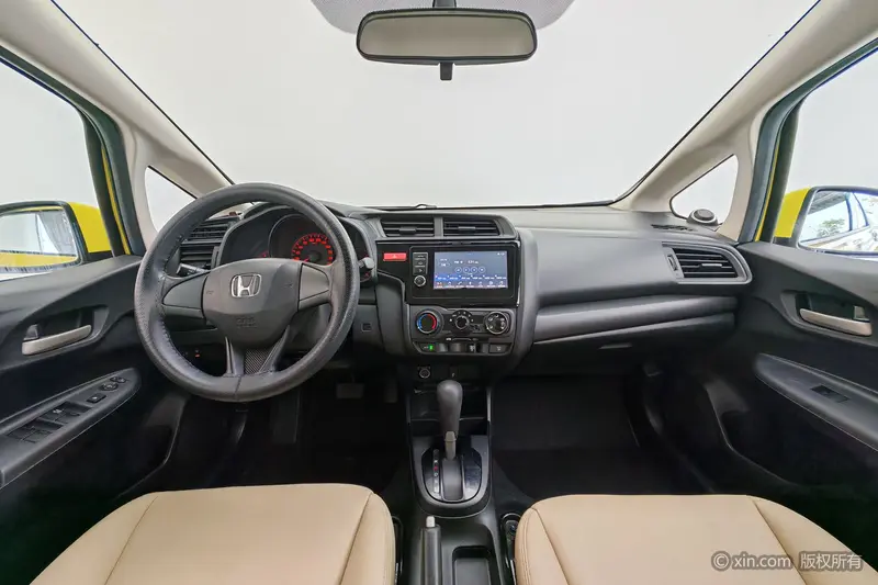 Honda Fit — фото 8