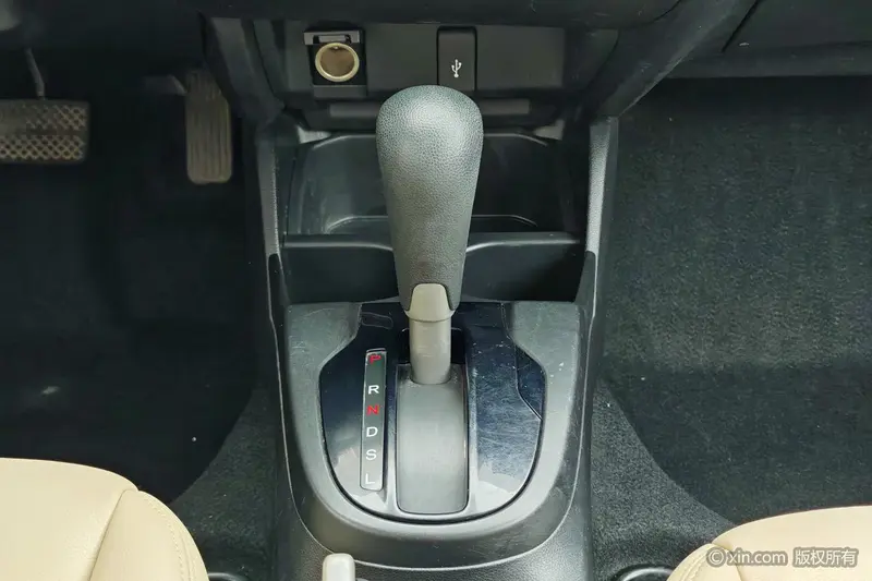 Honda Fit — фото 10