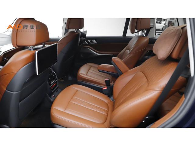 BMW X7 2022 x Drive 40i M — фото 11