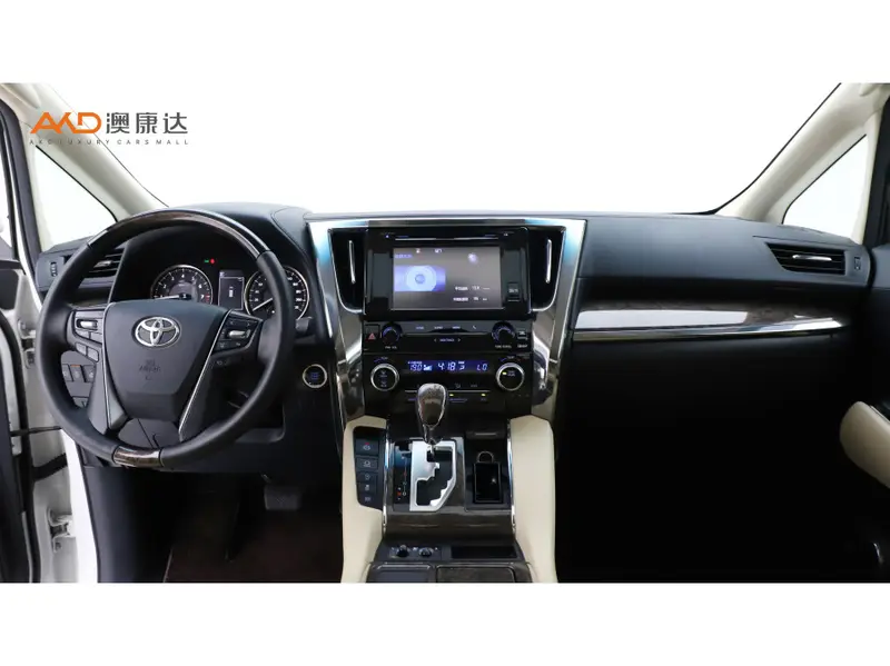 Toyota Alphard — фото 5