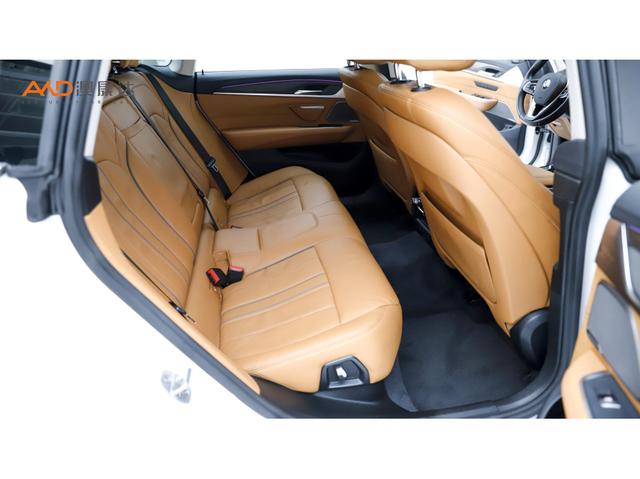 BMW 6-Series GT 2018 630i — фото 8