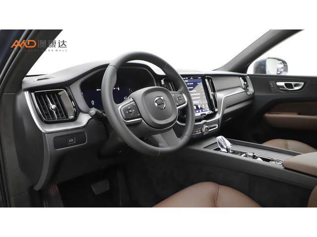 Volvo XC60 2024 B 5 4 WD — фото 6