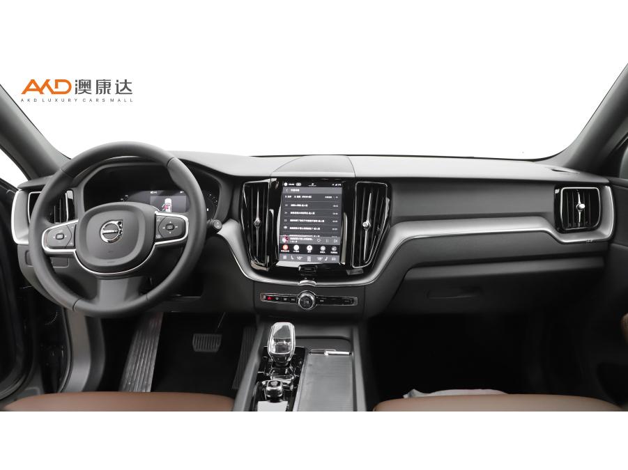 Volvo XC60 2024 B5 Luxury