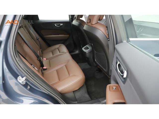 Volvo XC60 2024 B 5 4 WD — фото 10