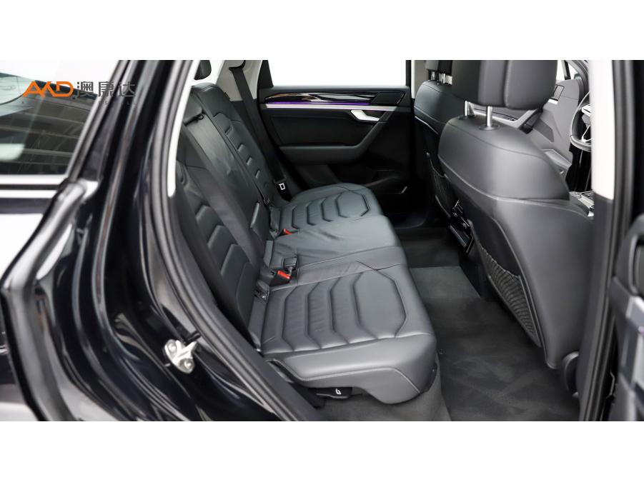 Volkswagen Touareg 2021 3.0TSI Sport