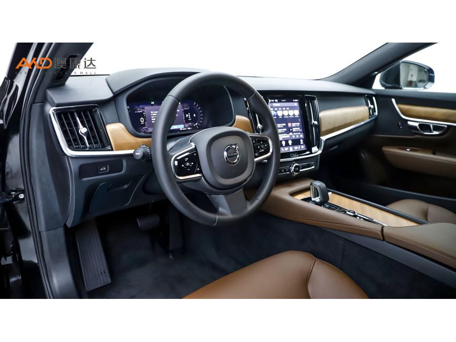 Volvo S90 2024 B5 Luxury