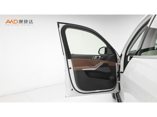 BMW X7 2023 x Drive 40i Leading — фото 10
