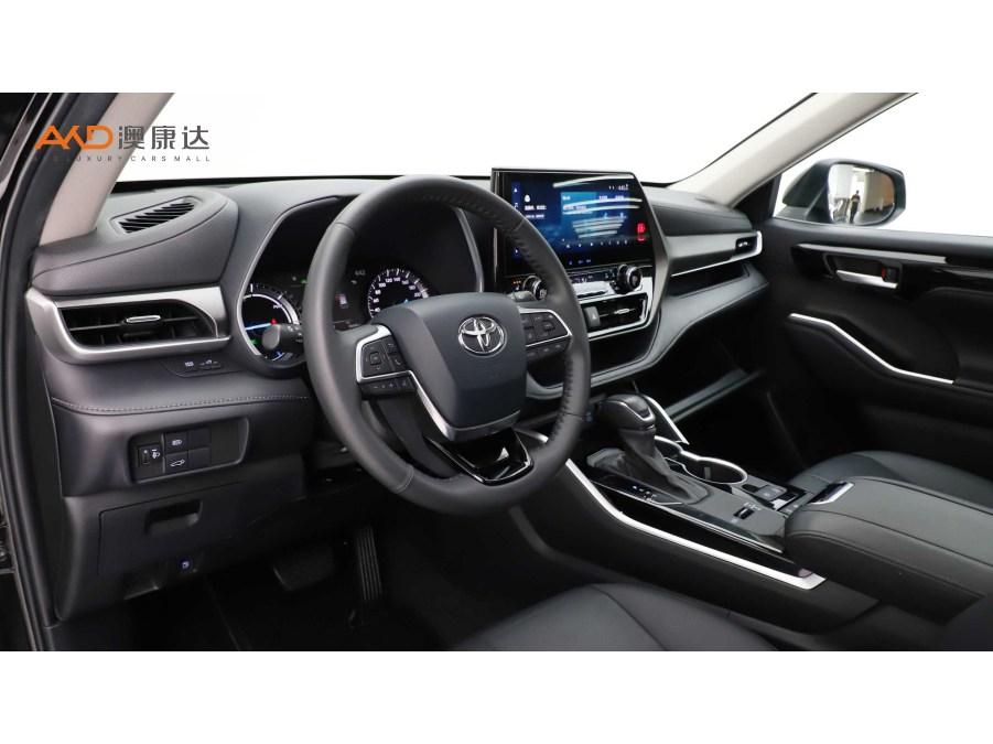 Toyota Highlander 2022 2.5L Luxury 7 мест