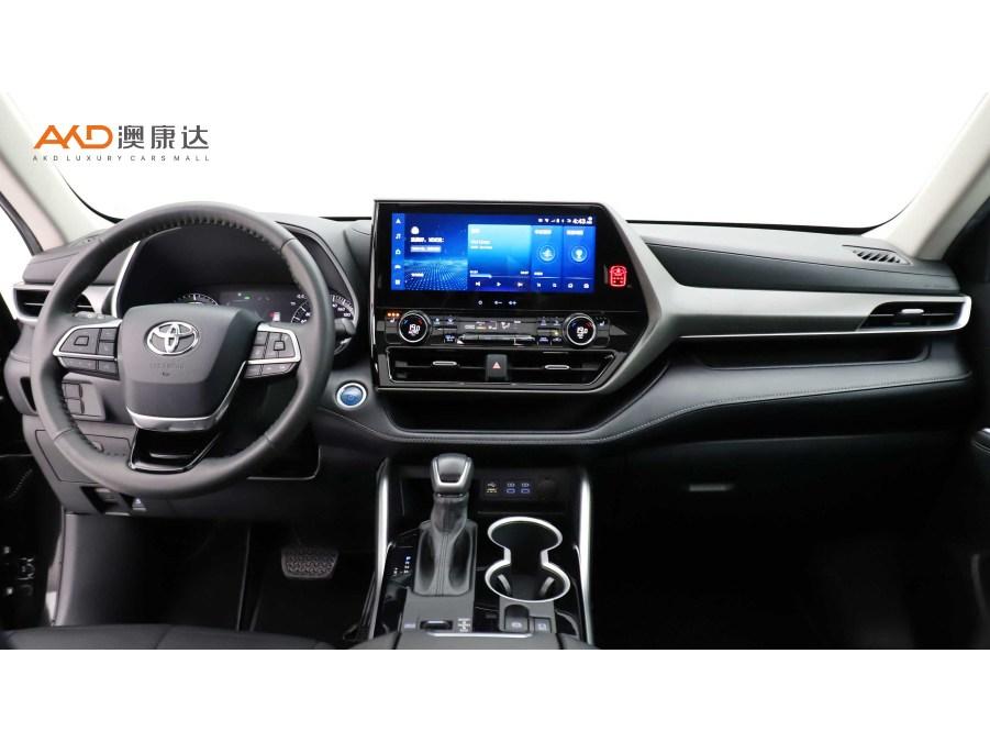 Toyota Highlander 2022 2.5L Luxury 7 мест