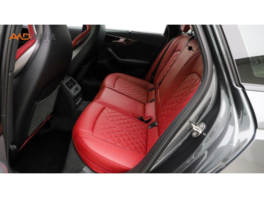 Audi S4 2023 Темно-серый из Китая