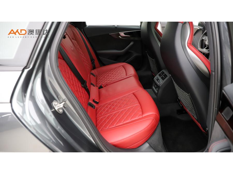 Audi S4 2023 Темно-серый из Китая, фото 5