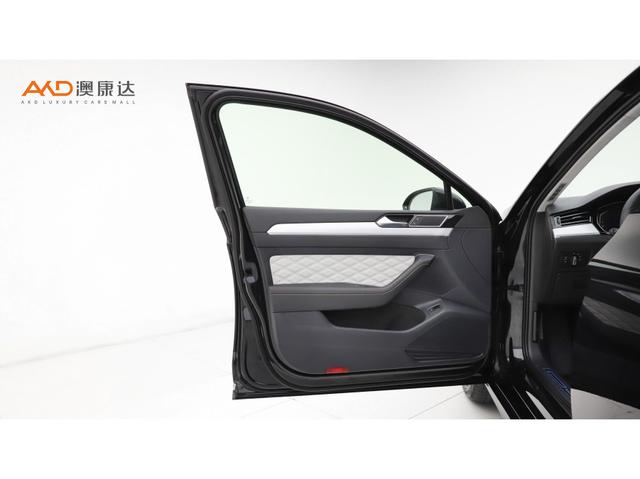 Volkswagen Magotan 2025 330 TSI DSGLuxury — фото 9