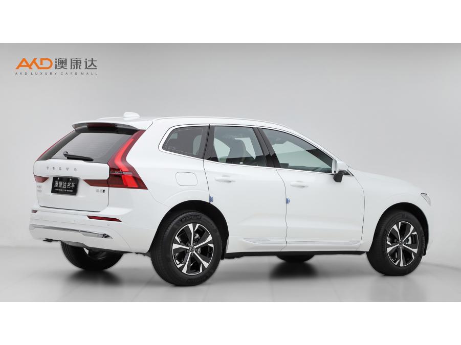 Volvo XC60 2026 B5 Luxury