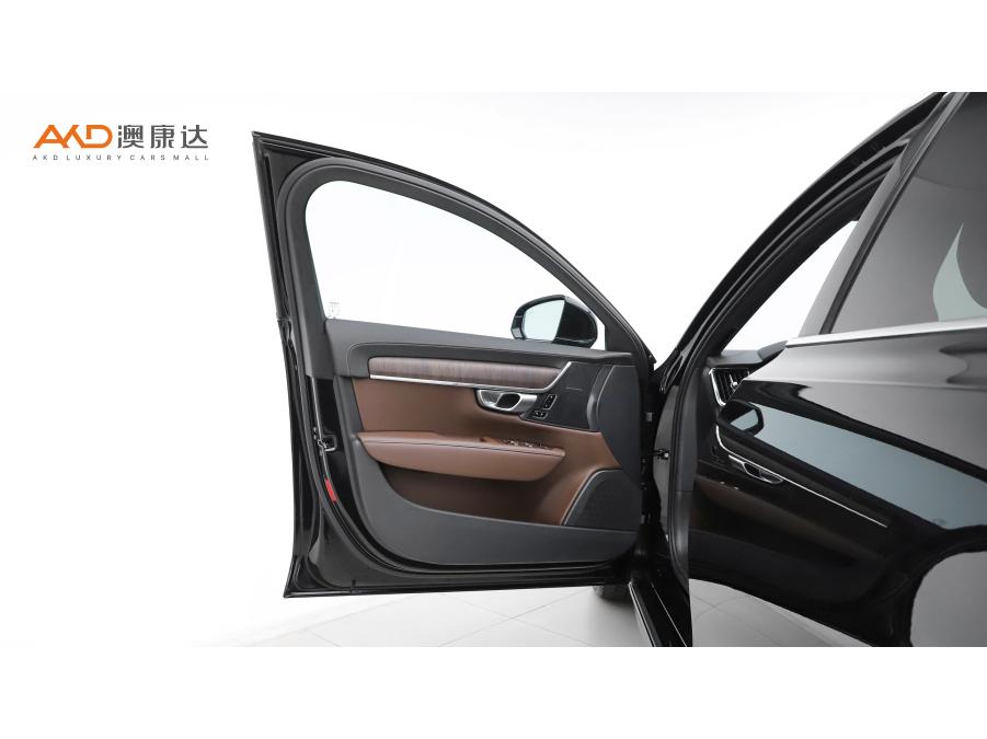 Volvo S90 2024 B5 Luxury