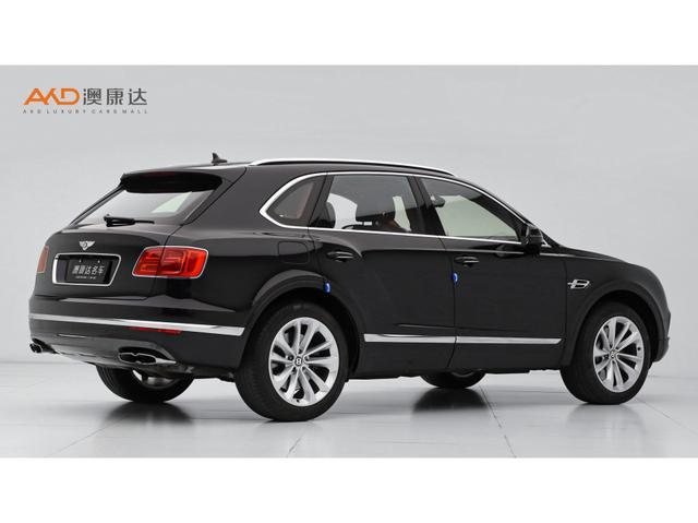 Bentley Bentayga 2018 4.0 T V 8 — фото 4