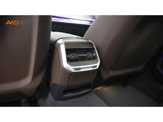 BMW i7 2023 Черный из Китая