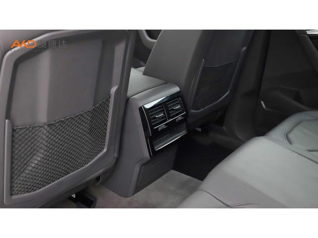 Volkswagen Touareg 2021 3.0 TSI — фото 5