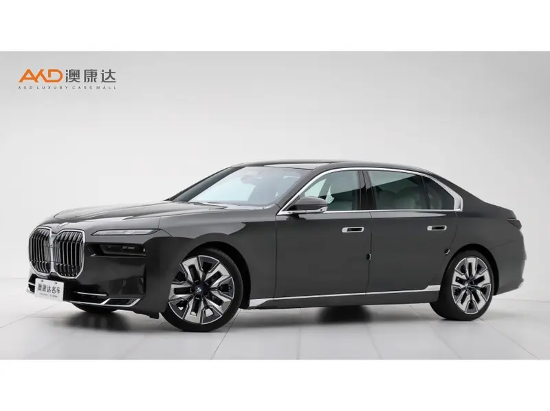 BMW 7 Series — фото 1