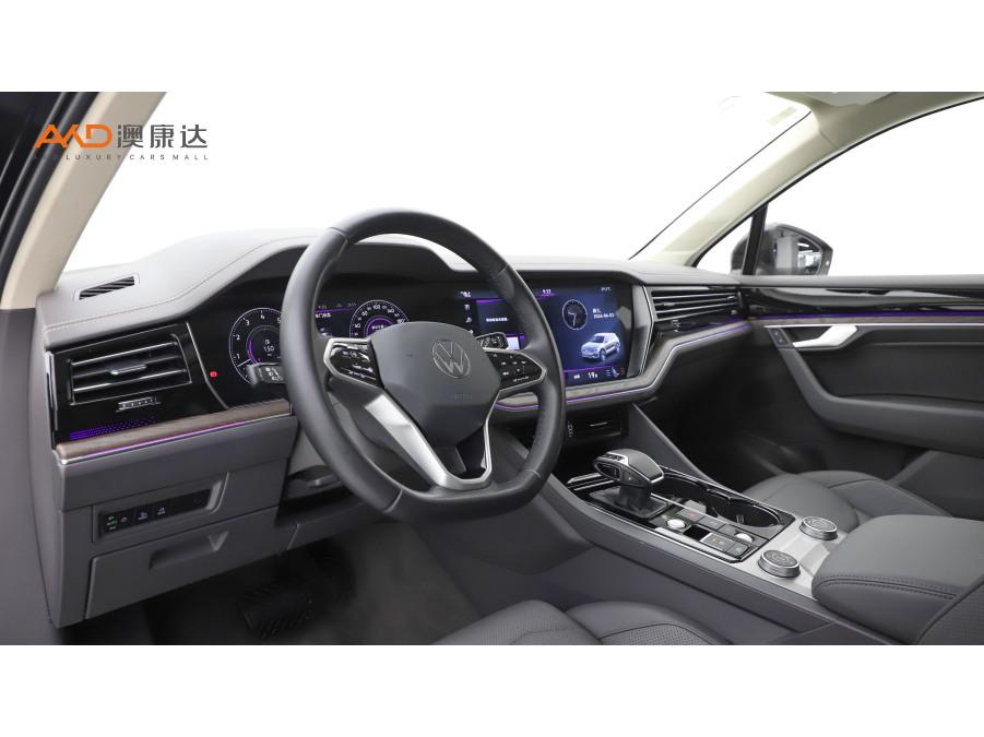 Volkswagen Touareg 2021 Черный из Китая, фото 2