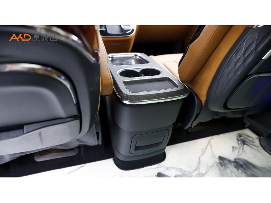 Hongqi HQ9