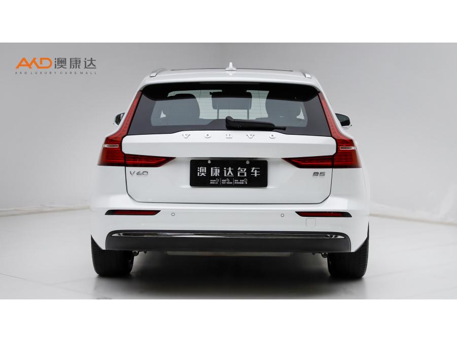 Volvo V60 2024 B5 Luxury